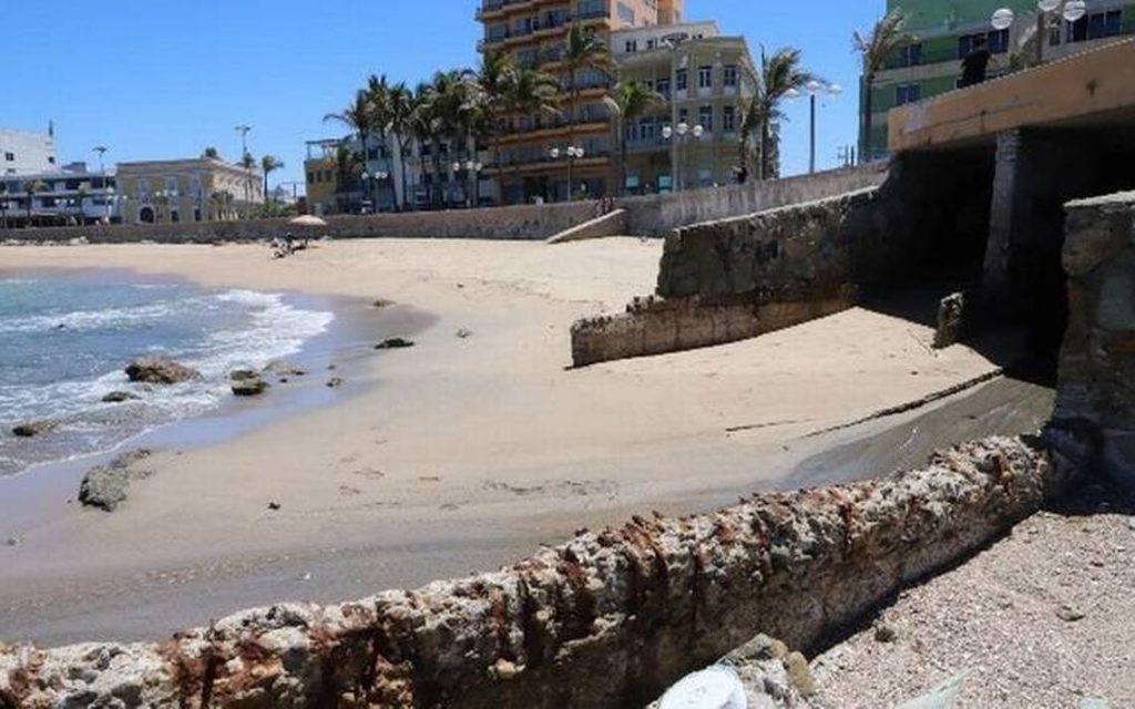 Contaminación Playa Olas Altas

